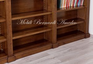 Libreria in stile classico da studio o biblioteca realizzata in legno massello con capitelli intagliati